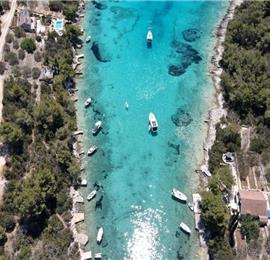 6 Bedroom Beachfront Villa with Heated Pool near Vela Luka on Korcula Island, Sleep 12